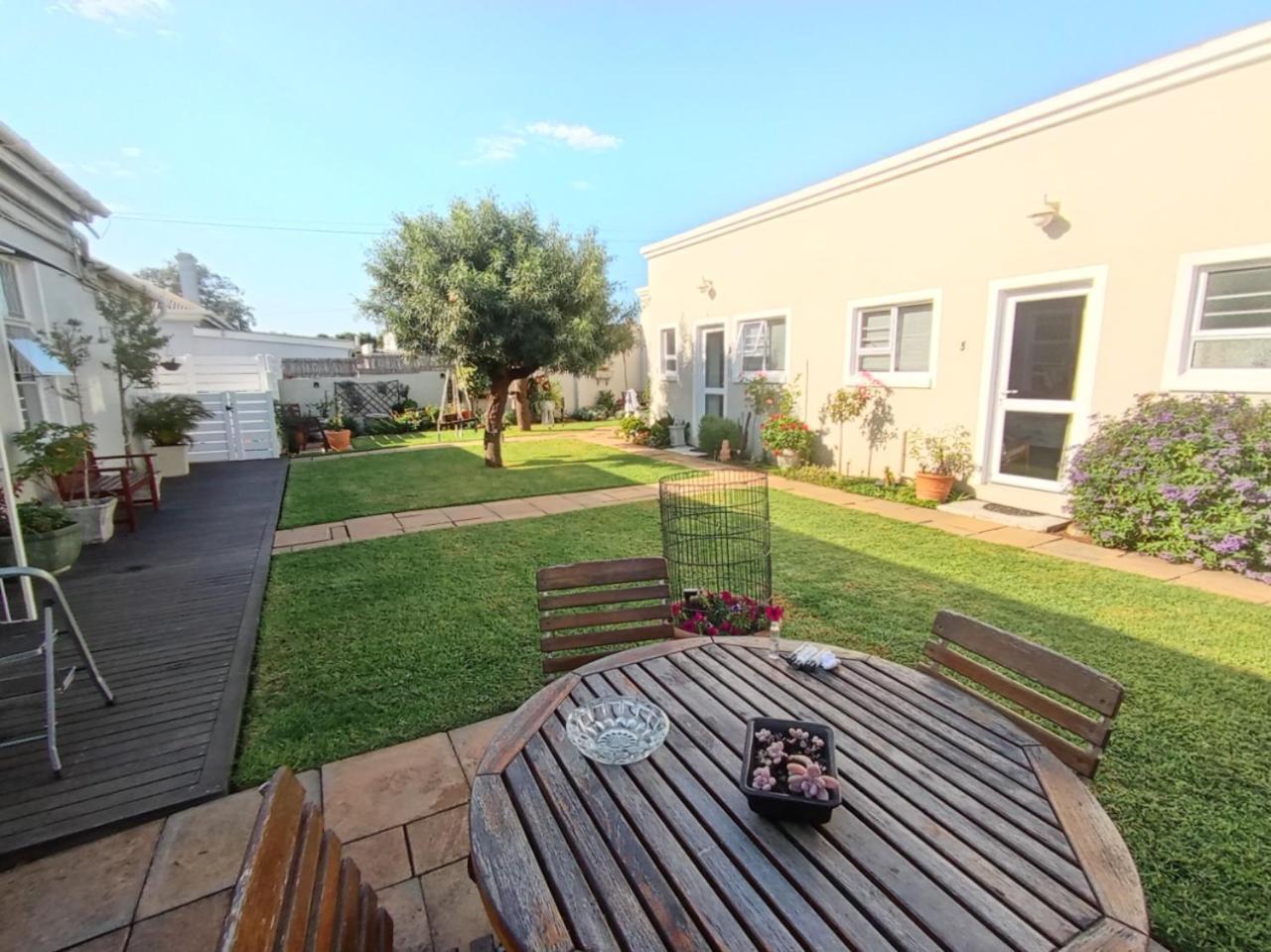 Urban Manor Bed & Breakfast Port Elizabeth Exterior foto